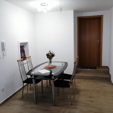 Ebenerdige Ferienwohnung Mit Grosser Terrasse In Der Naehe Des Waldes, Zum Wohlfuehlen Schoneck Exteriör bild